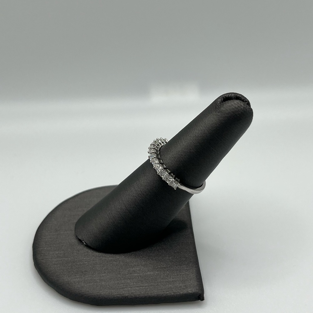 Diamond ring - Picture 2 of 5